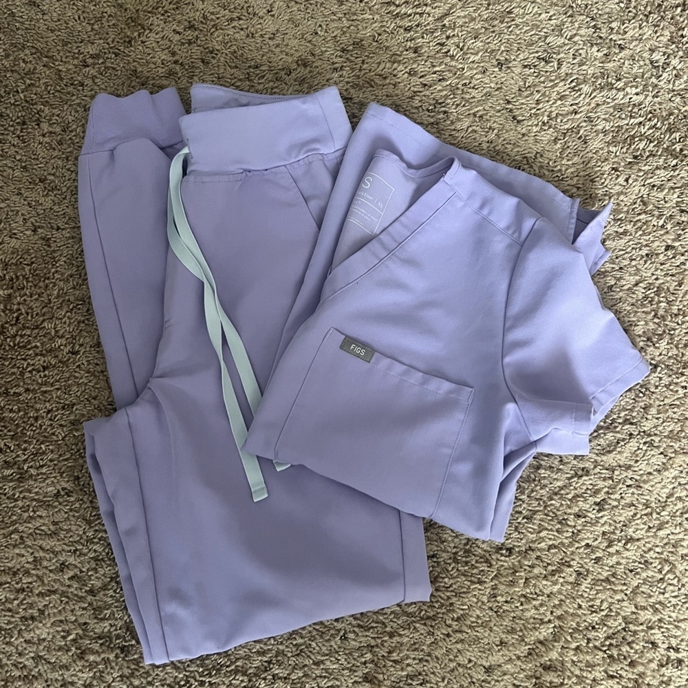 Figs Lavender Scrub Set